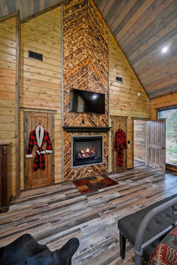 The Adirondack Honeymoon Hot Tub Soaking Tub Wood Burning Fireplace Stephens Gap 外观 照片