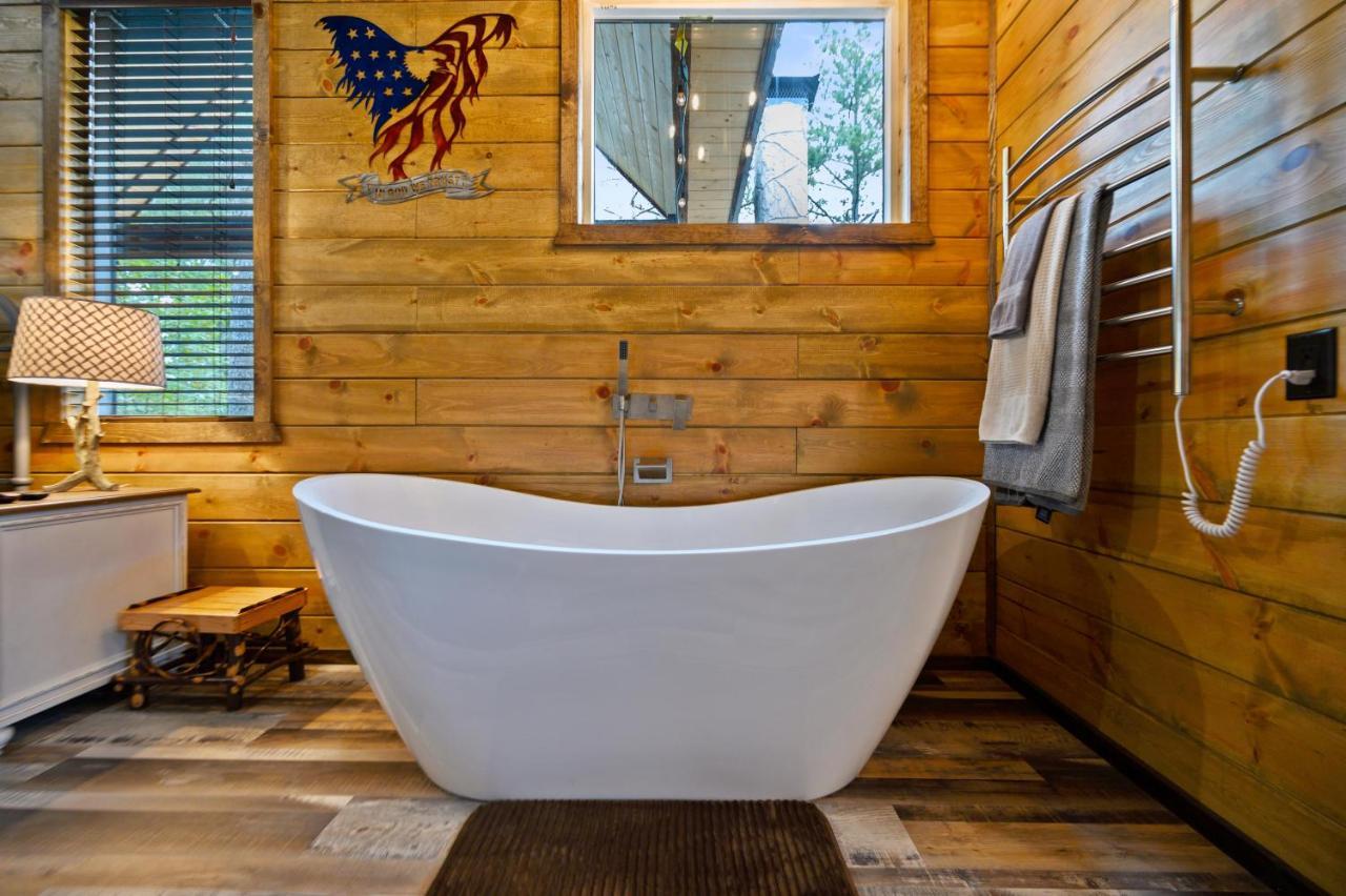 The Adirondack Honeymoon Hot Tub Soaking Tub Wood Burning Fireplace Stephens Gap 外观 照片