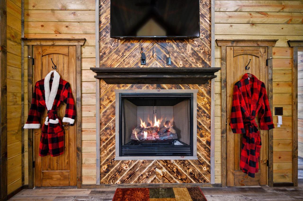 The Adirondack Honeymoon Hot Tub Soaking Tub Wood Burning Fireplace Stephens Gap 外观 照片
