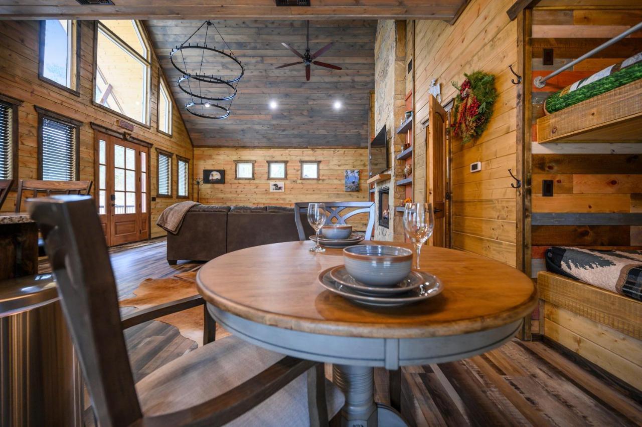 The Adirondack Honeymoon Hot Tub Soaking Tub Wood Burning Fireplace Stephens Gap 外观 照片